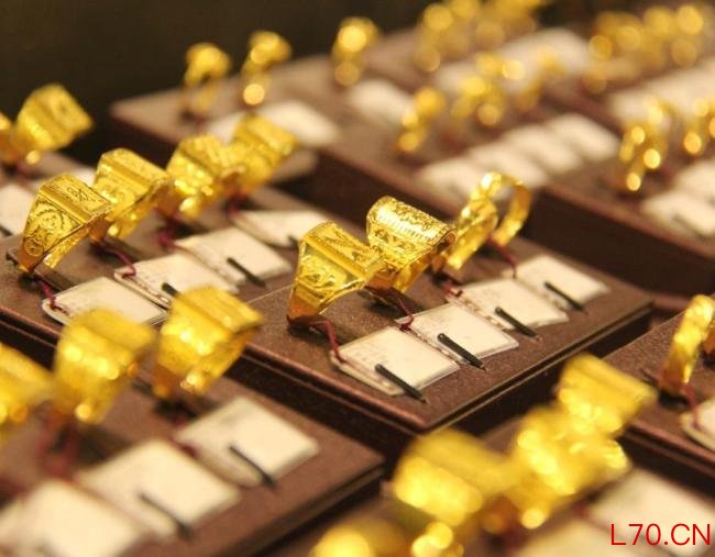 多个品牌金饰克价跌破1500元