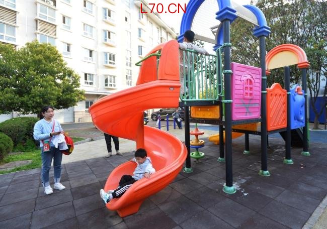 武汉一小区物业费24年未涨价 低价高质造就宜居典范