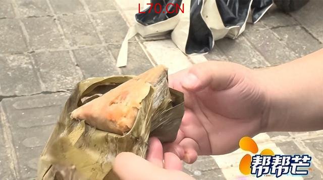 女子投诉元祖粽子吃出虫子