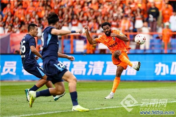 中超：玉昆4-3新鹏城